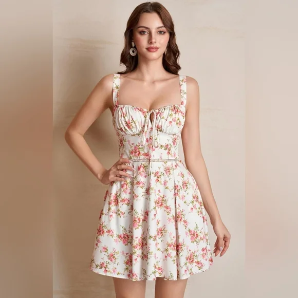 Chic Floral Mini Dress in Pink and Cream - Picture 5 of 6